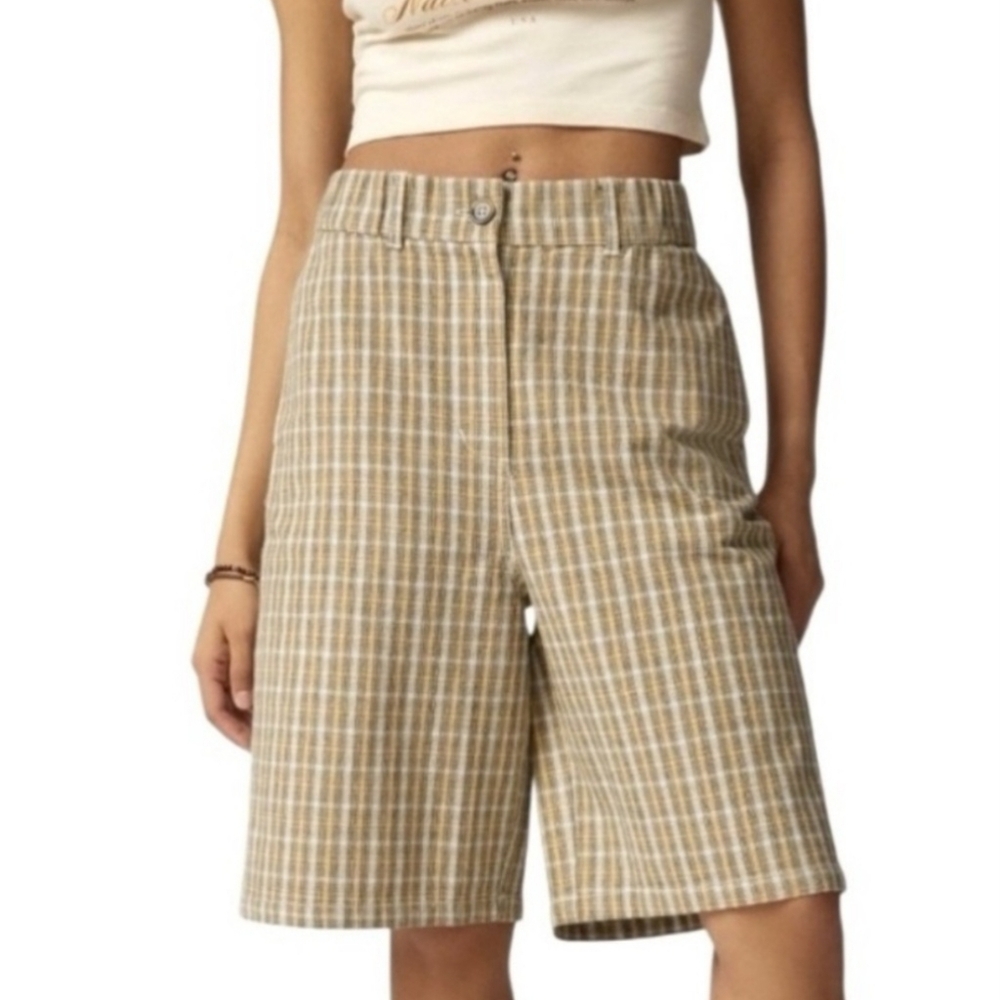 Urban Outfitters Green & Brown Plaid Bermuda Shorts with 2 Side & 1 Back Pocket - Picture 15 of 15